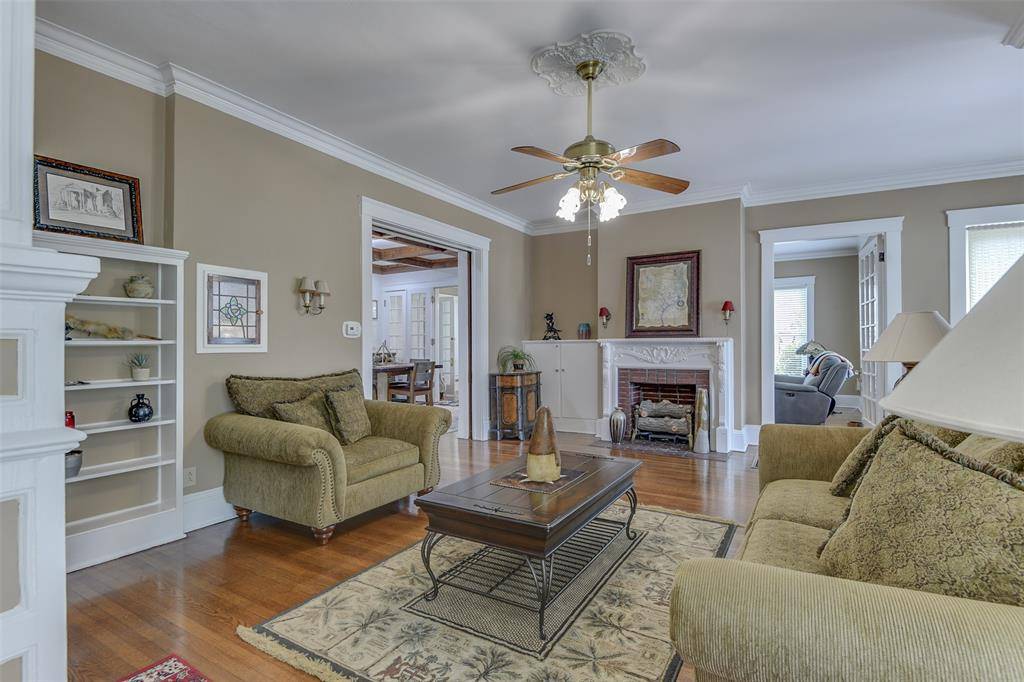 Waxahachie, TX 75165,520 N College Street