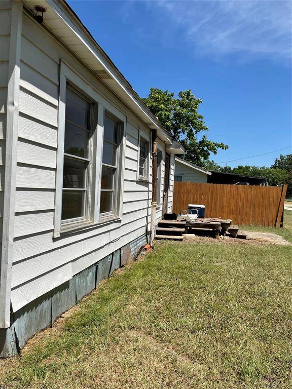 Valley View, TX 76272,604 S Lee Street