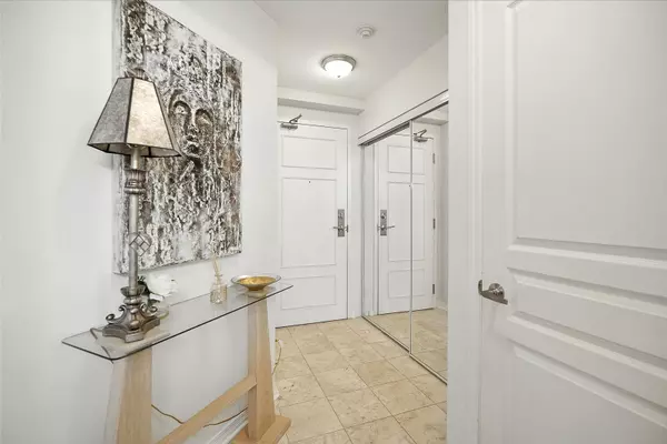 Richmond Hill, ON L4C 0T5,350 Red Maple RD #505