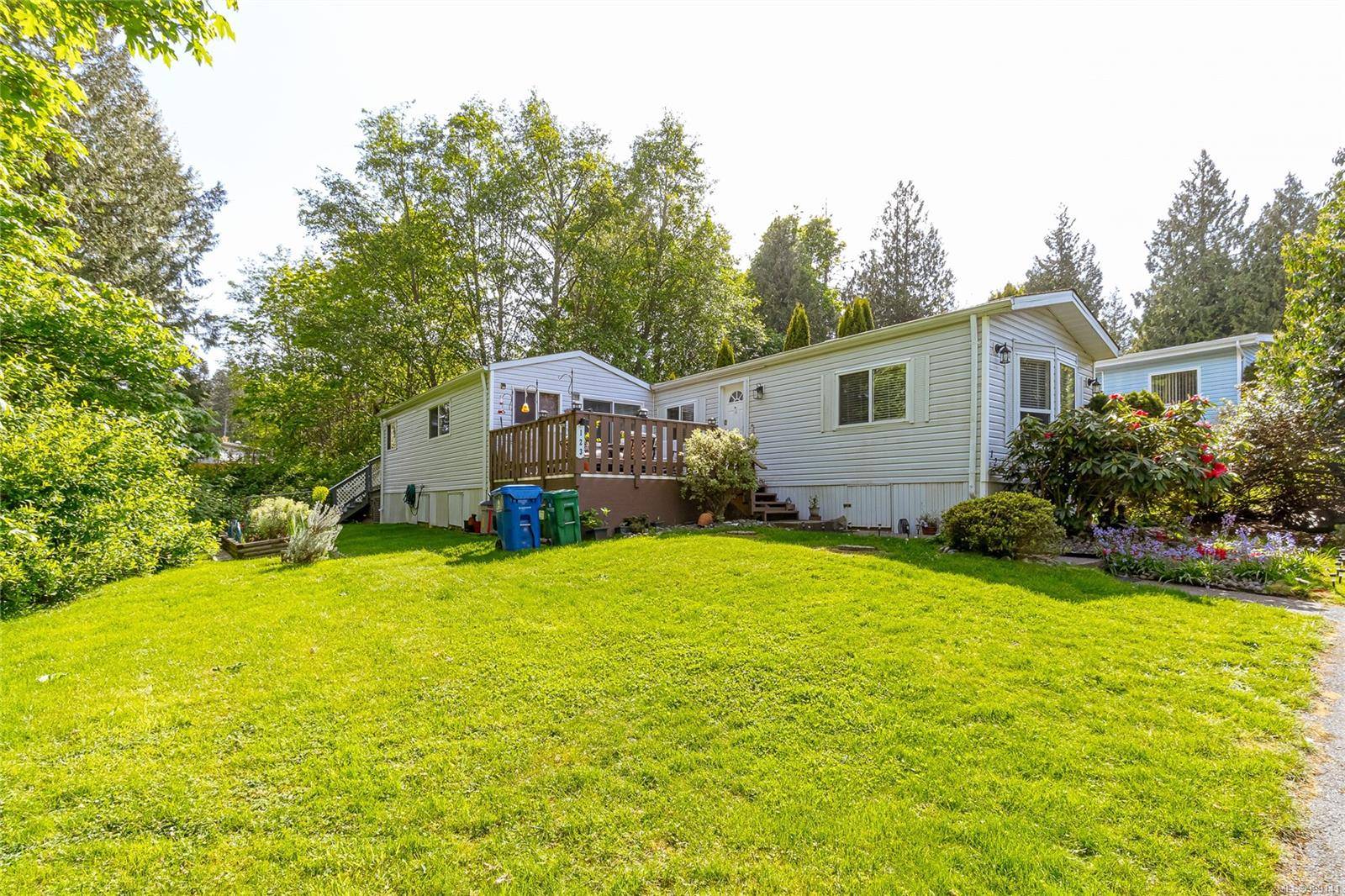 2779 Stautw Rd #123, Central Saanich, BC V8M 2C8