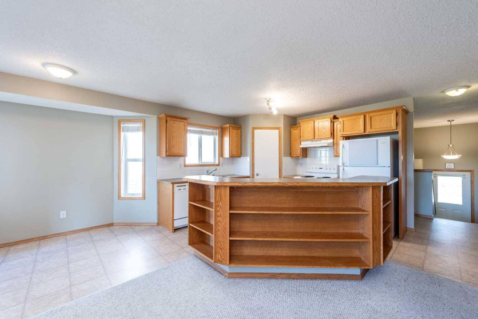 Strathmore, AB T1P 1S7,229 Hillvale CRES