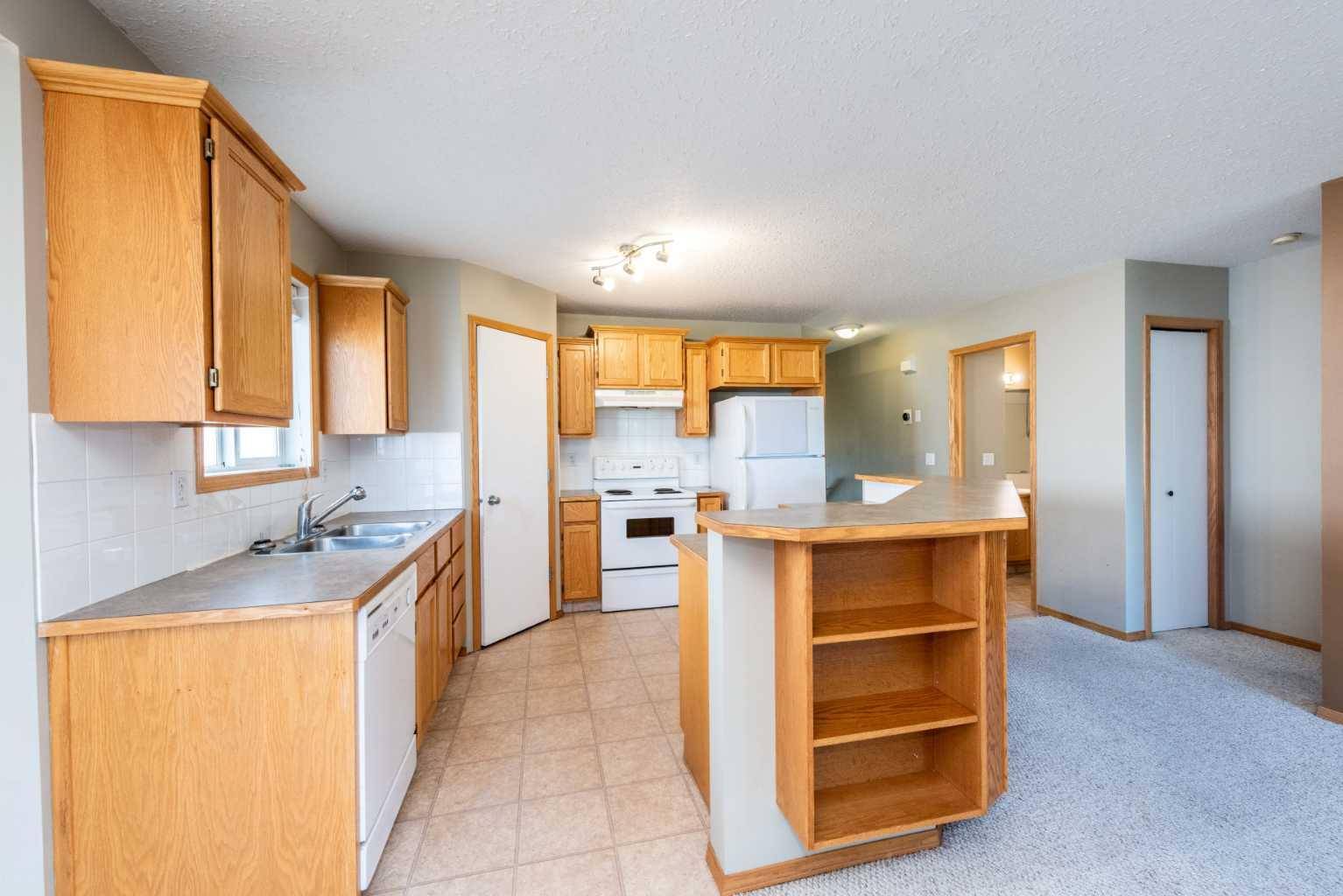 Strathmore, AB T1P 1S7,229 Hillvale CRES