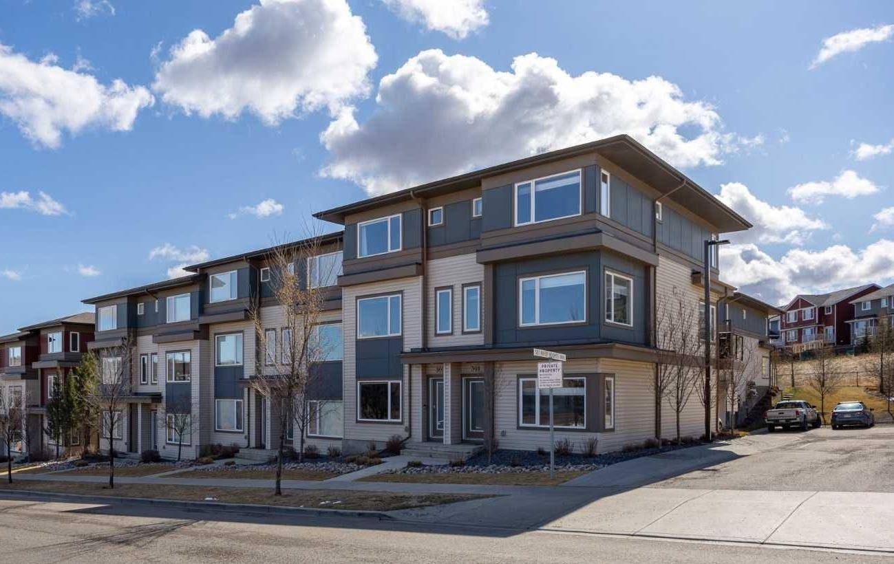 501 River Heights DR #302, Cochrane, AB T4C2L3