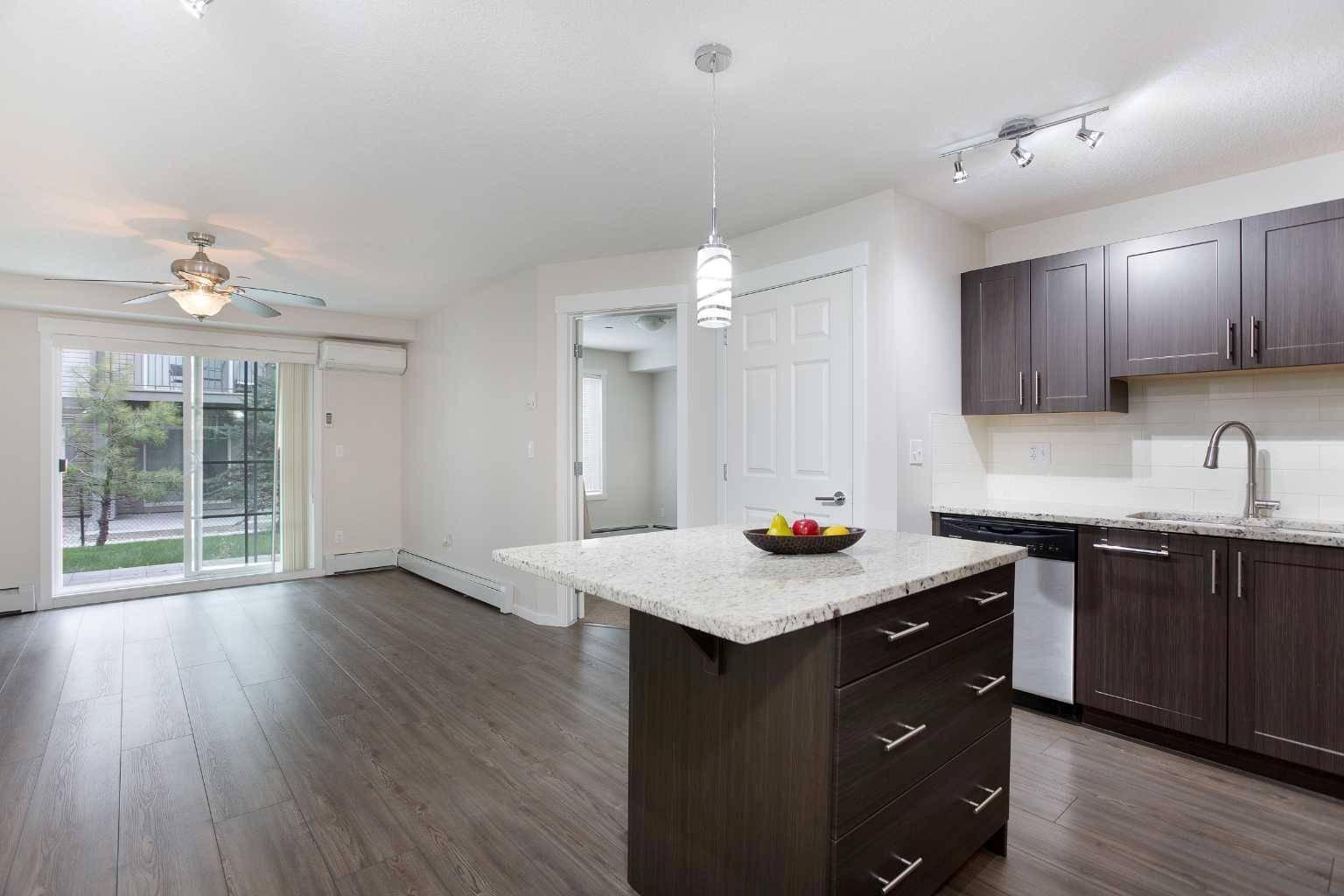 Calgary, AB T2Z5C9,99 Copperstone PARK Southeast #2105