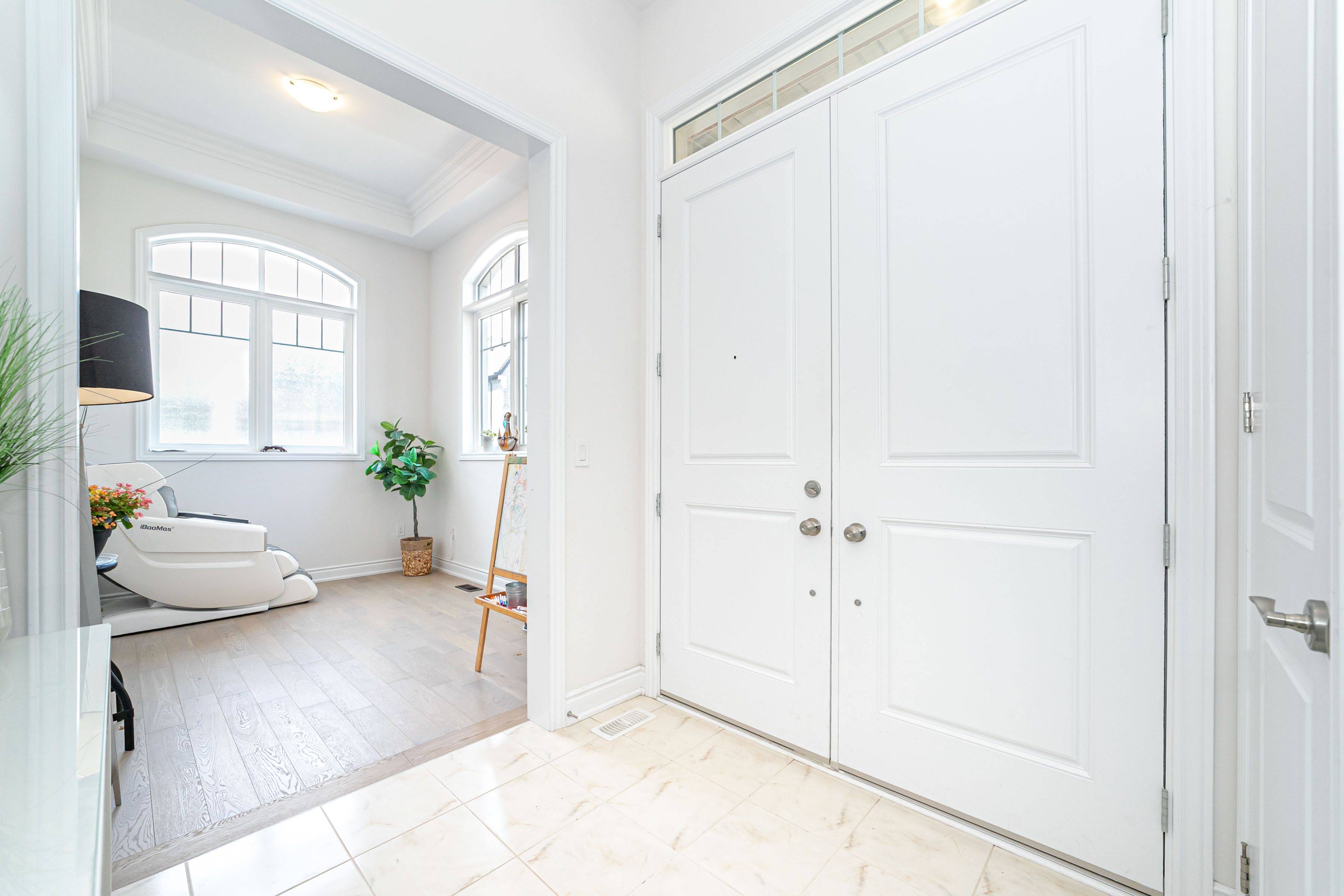 Oakville, ON L6H 0Z3,26 Merlin ST