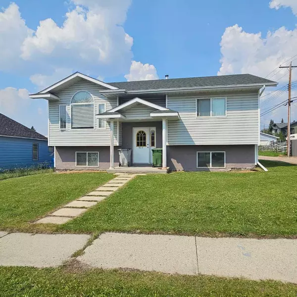 5014 9 Avenue, Edson, AB T7E 1E8