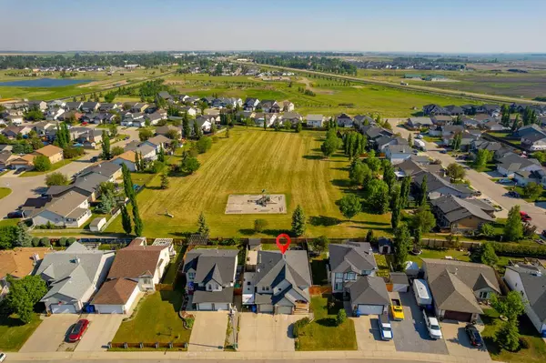 Carstairs, AB T0M0N0,324 Carriage Lane DR