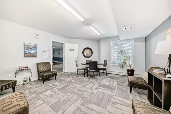 Calgary, AB T3L 2J9,3308 Tuscarora MNR NW