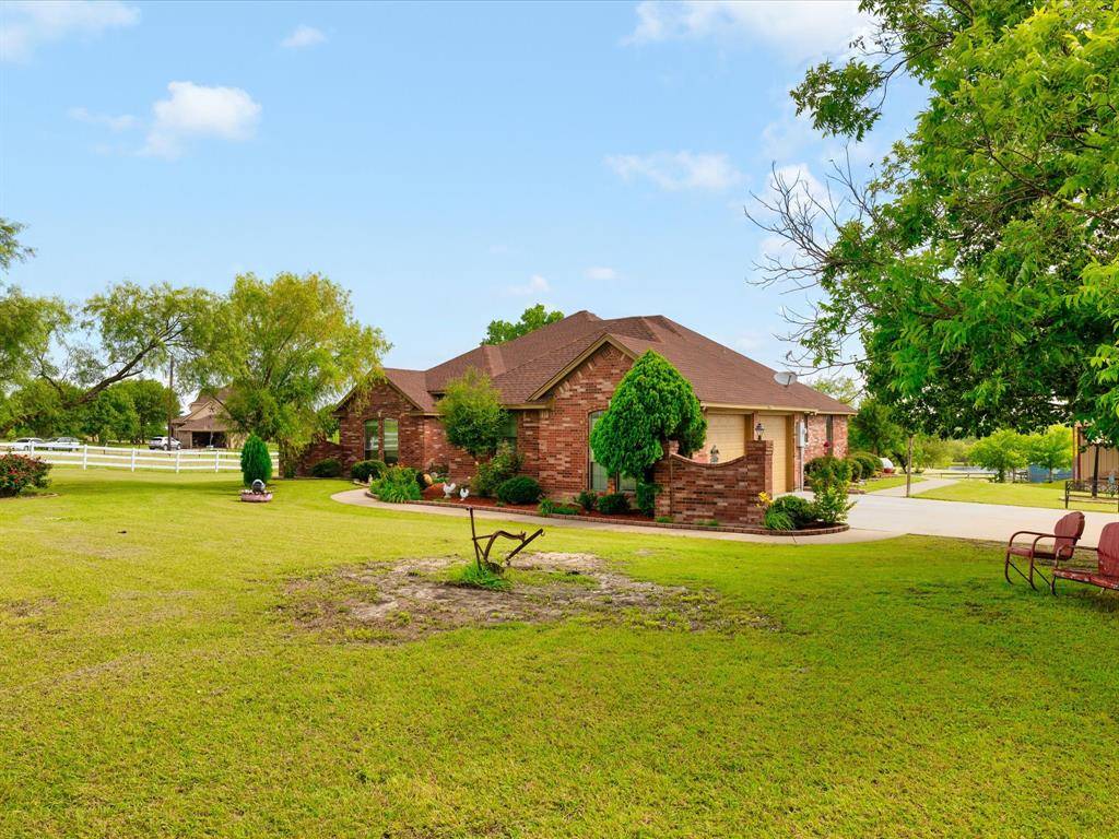 Ennis, TX 75119,5530 N Interstate Highway 45