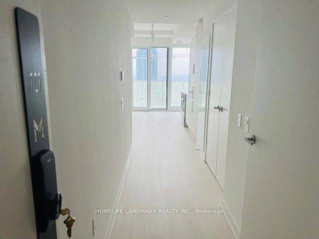 Mississauga, ON L5B 0M3,3900 Confederation Pkwy #1707
