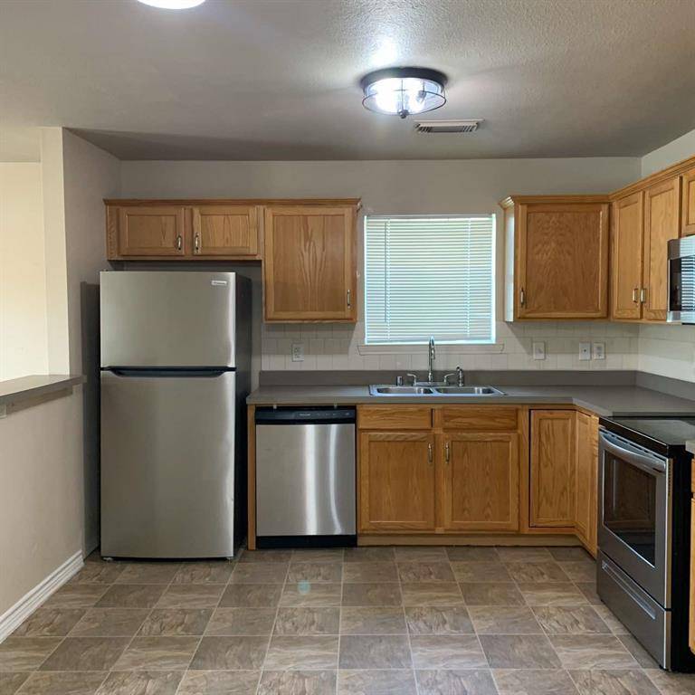 Sherman, TX 75090,117 W Wilson Avenue #119
