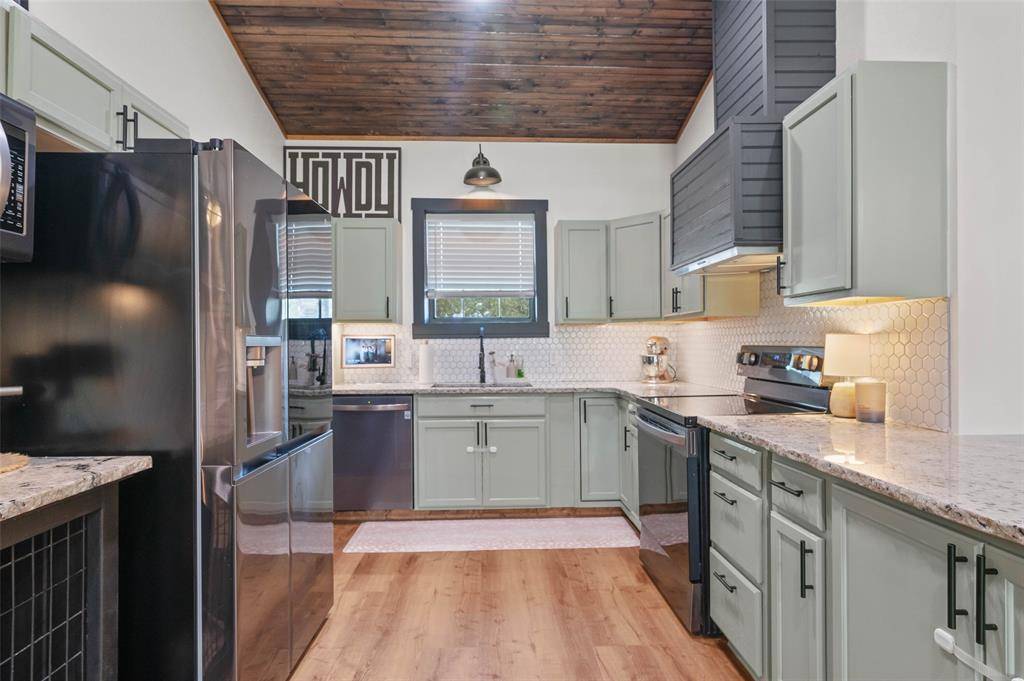 Springtown, TX 76082,752 Salt Creek Road