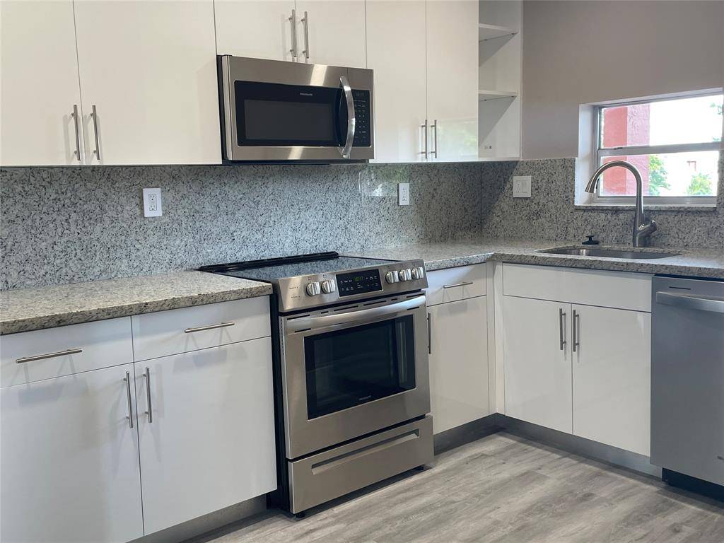 Pembroke Pines, FL 33025,8962 S Hollybrook Blvd #308