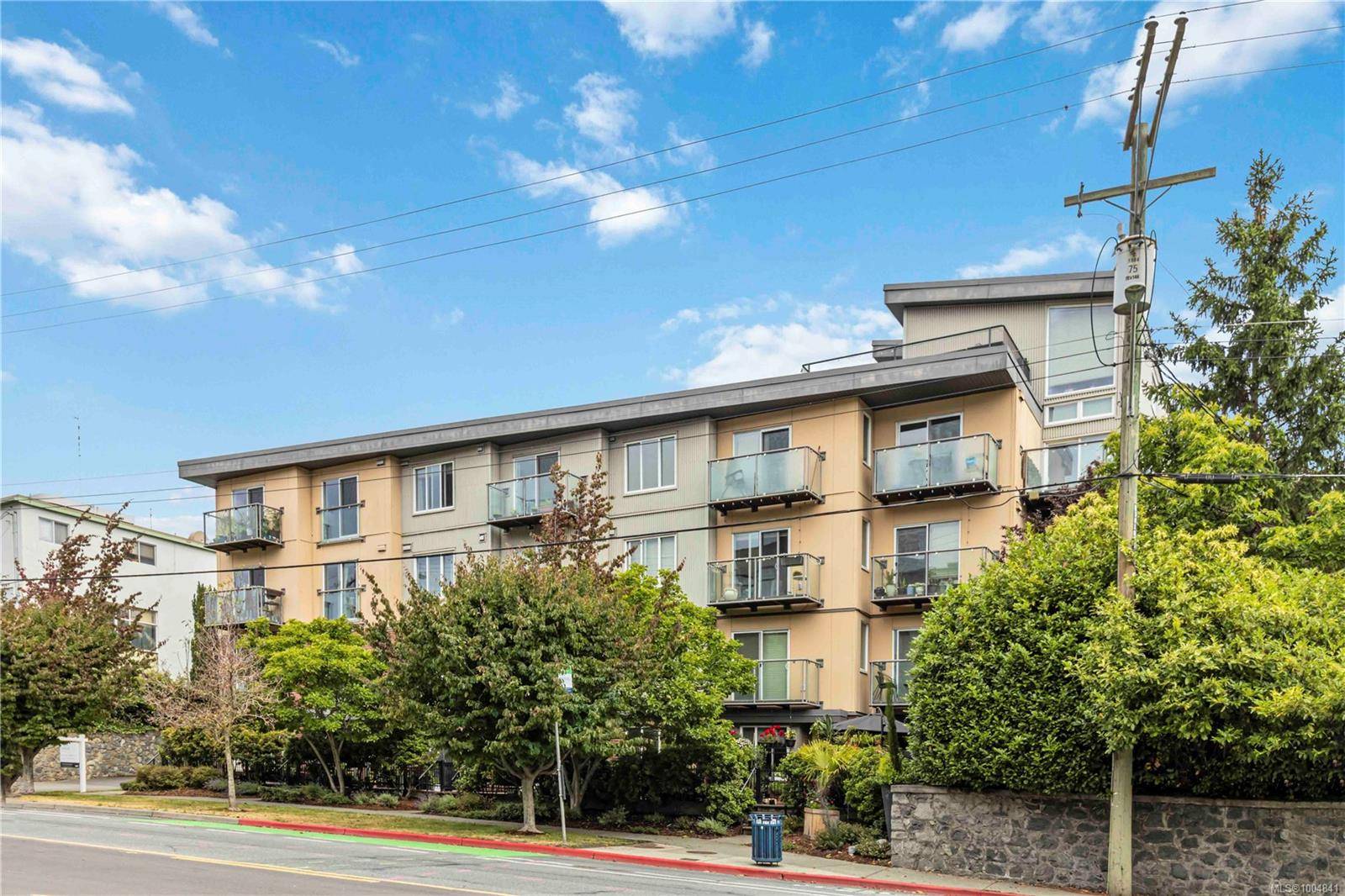 356 Gorge Rd E #205, Victoria, BC V8T 2W2