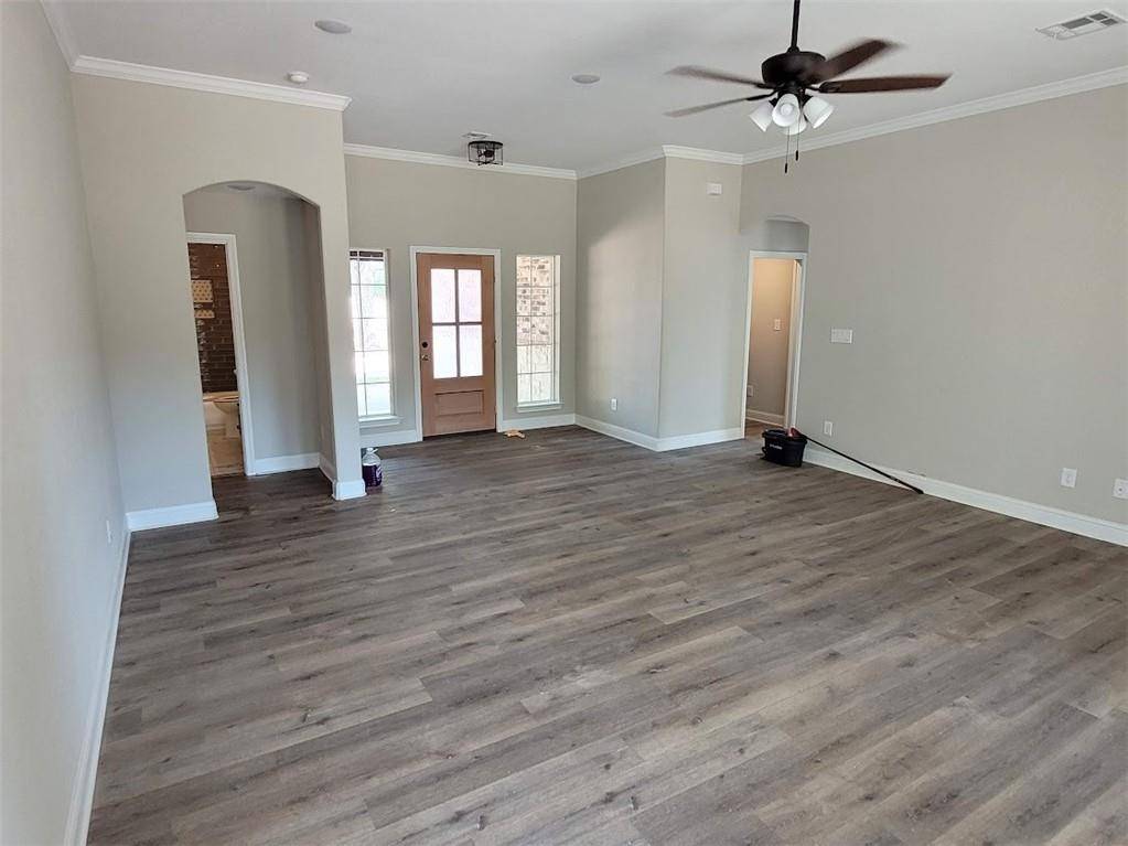 Lacy Lakeview, TX 76705,647 Mesquite Tree Road