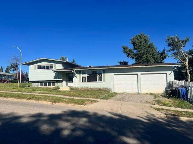 10857 98 AVE, Grande Cache, AB T0E 0Y0