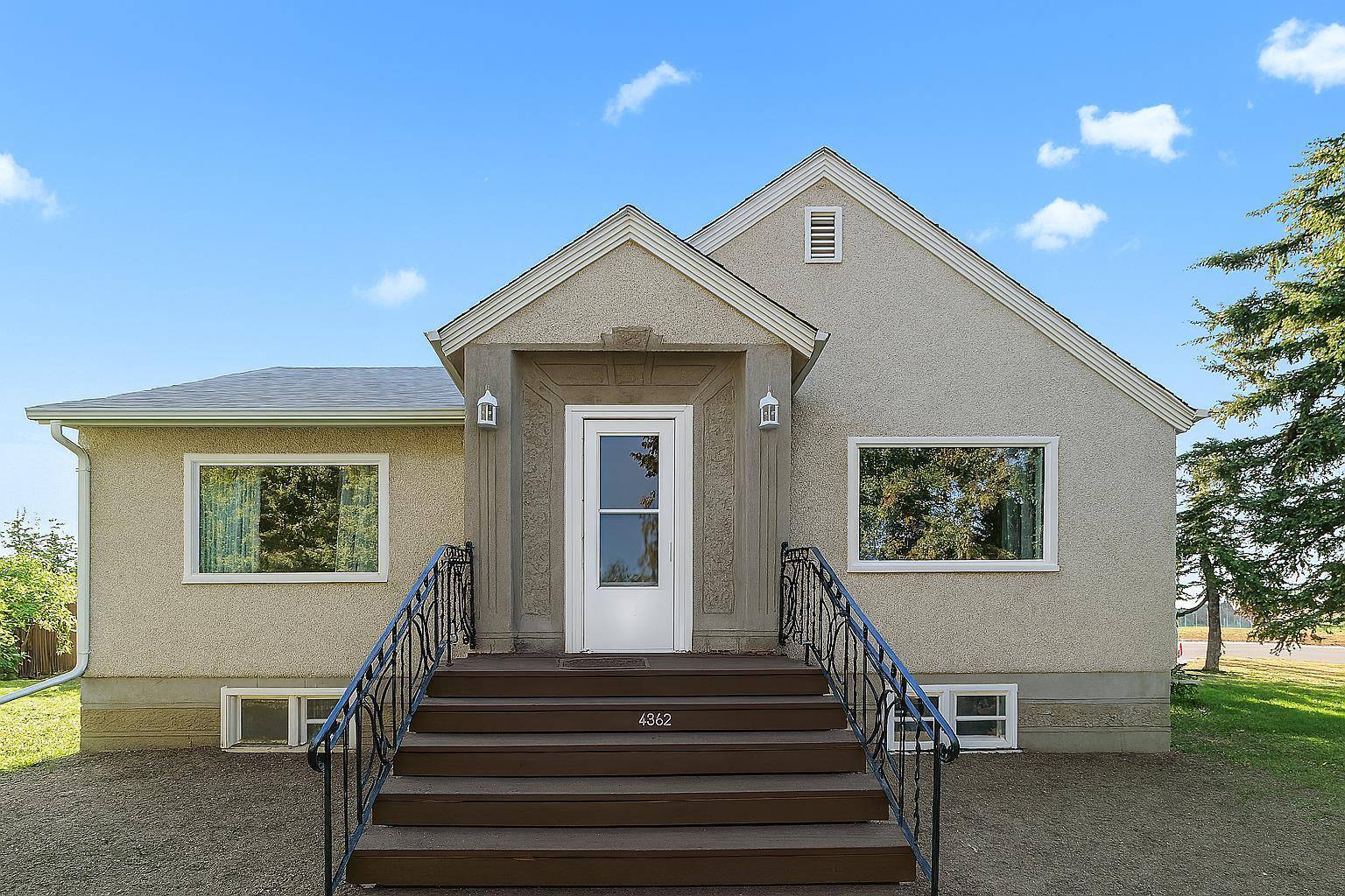 4832 51 ST, Innisfree, AB T0B2G0