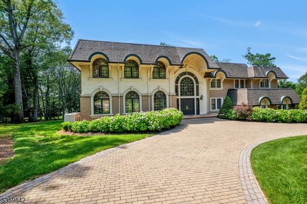 82 Jackson Dr #A, Cresskill Boro, NJ 07626