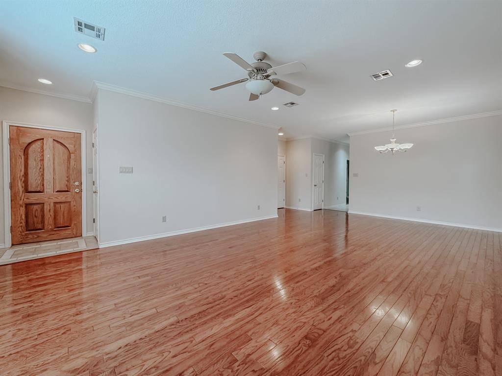 Corsicana, TX 75110,616 Mockingbird Place