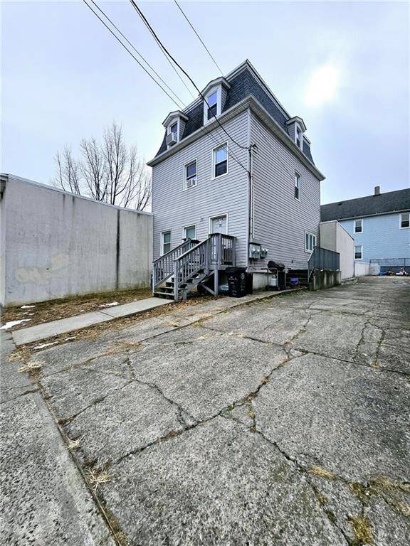 Staten  Island, NY 10302,70 Grove AVE