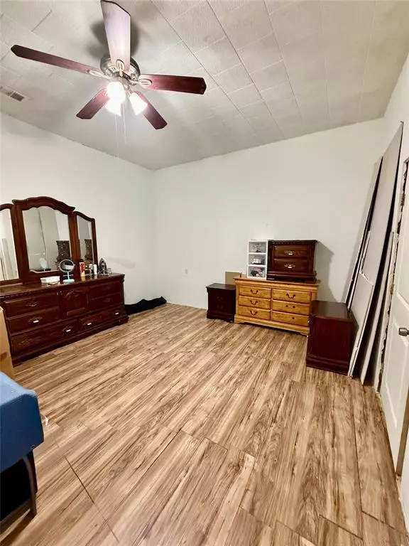 Denison, TX 75020,1027 W Crawford Street