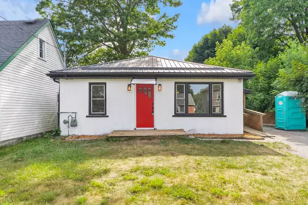 30 Leonard AVE, Quinte West, ON K8V 2R4