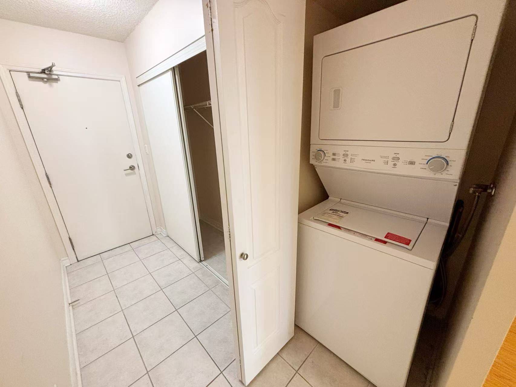 Toronto C15, ON M2K 3B9,8 Rean DR #706