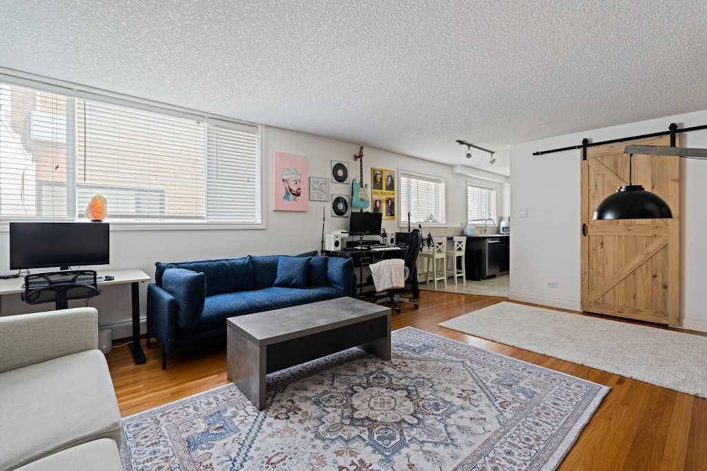 Calgary, AB T2S 2P1,4915 8 ST SW #19