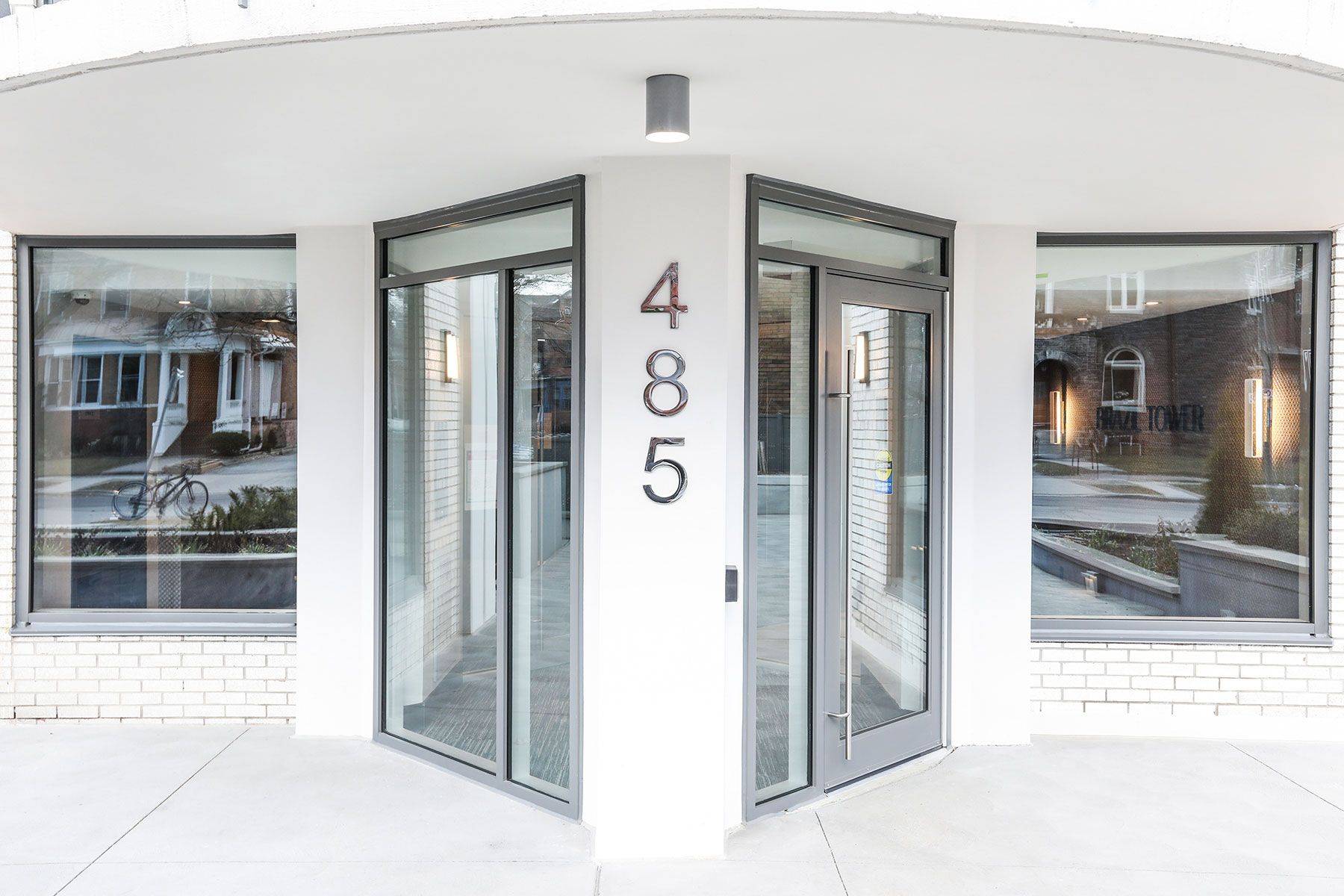 Toronto C02, ON M5R 2R5,485 Huron ST #302