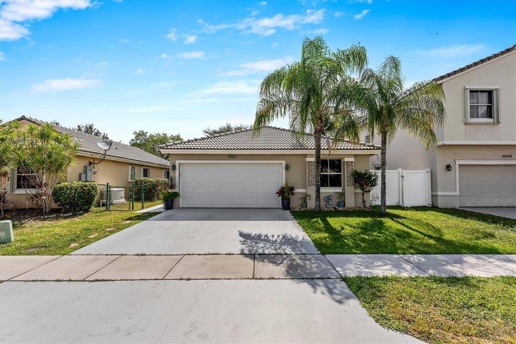 5900 E Grand Duke Cir, Tamarac, FL 33321