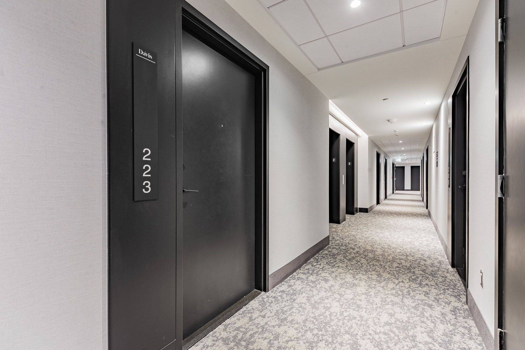 Newmarket, ON L3Y 0G7,185 Deerfield ST #223