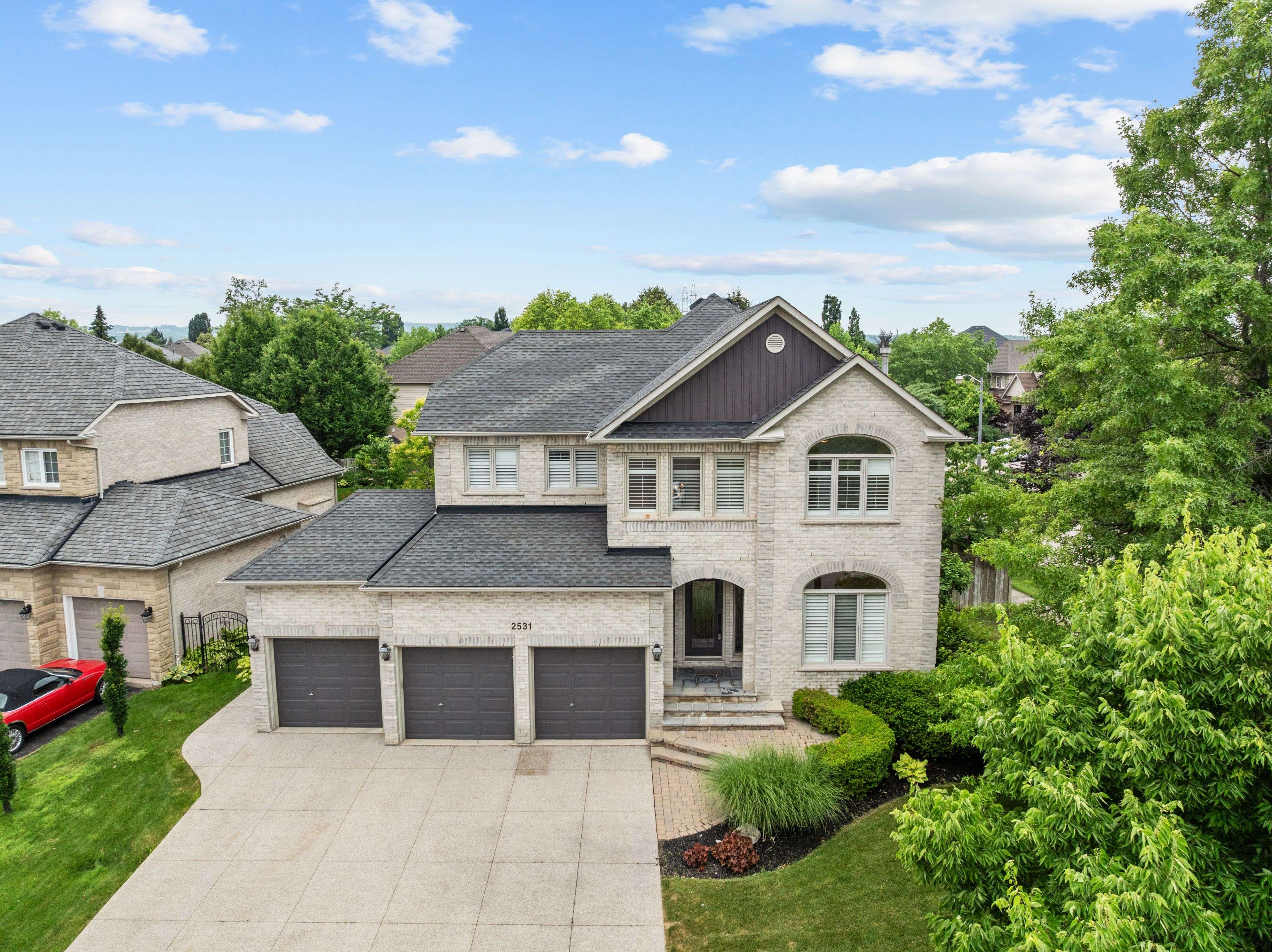 Burlington, ON L7M 4T5,2531 Hogan CT