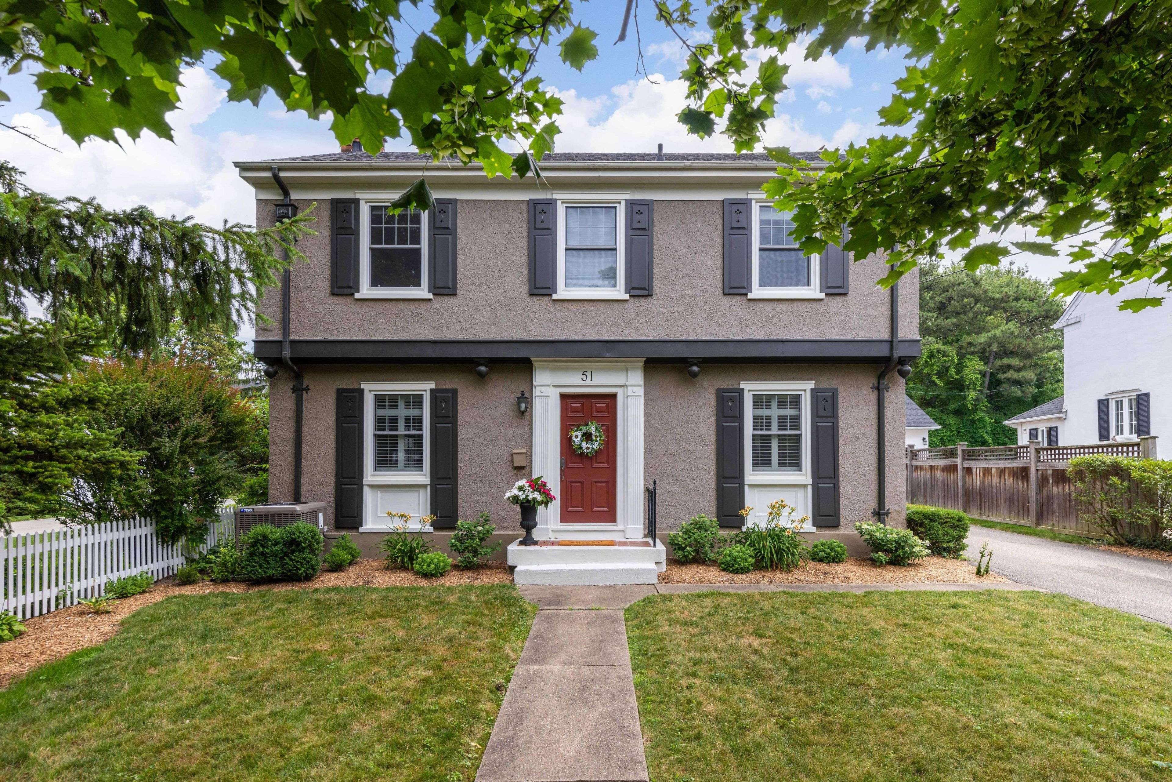 51 HILLCREST AVE, St. Catharines, ON L2R 4Y3
