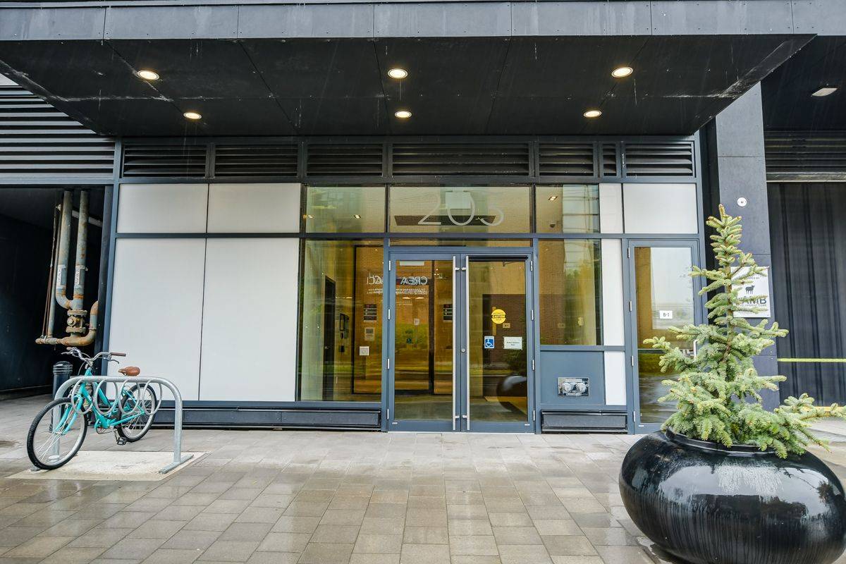 Ottawa Centre, ON K2P 1J5,203 CATHERINE ST #608