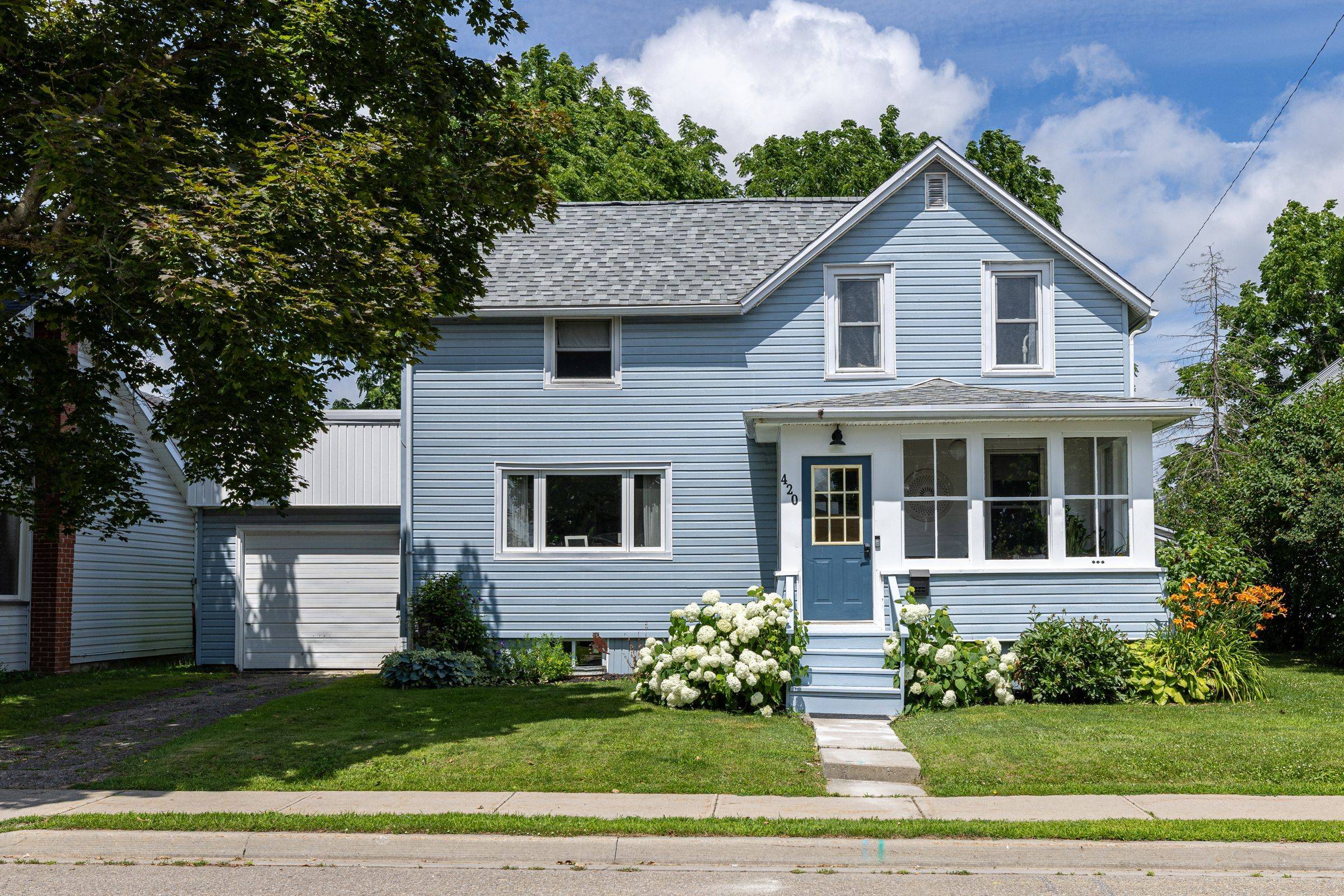 420 Garden ST, Gananoque, ON K7G 1J7