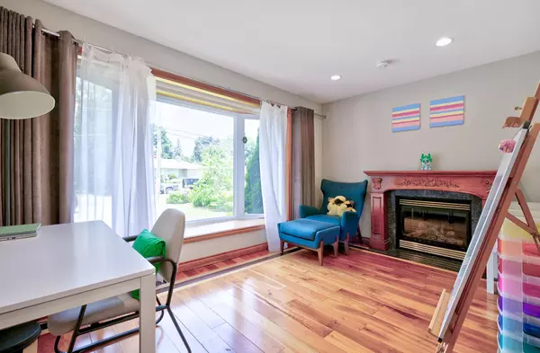 Toronto C12, ON M2L 1W5,7 Sulgrave CRES