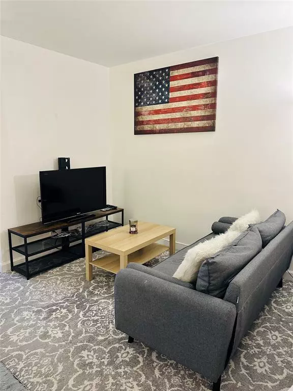 Miami Beach, FL 33139,100 Lincoln rd #411A