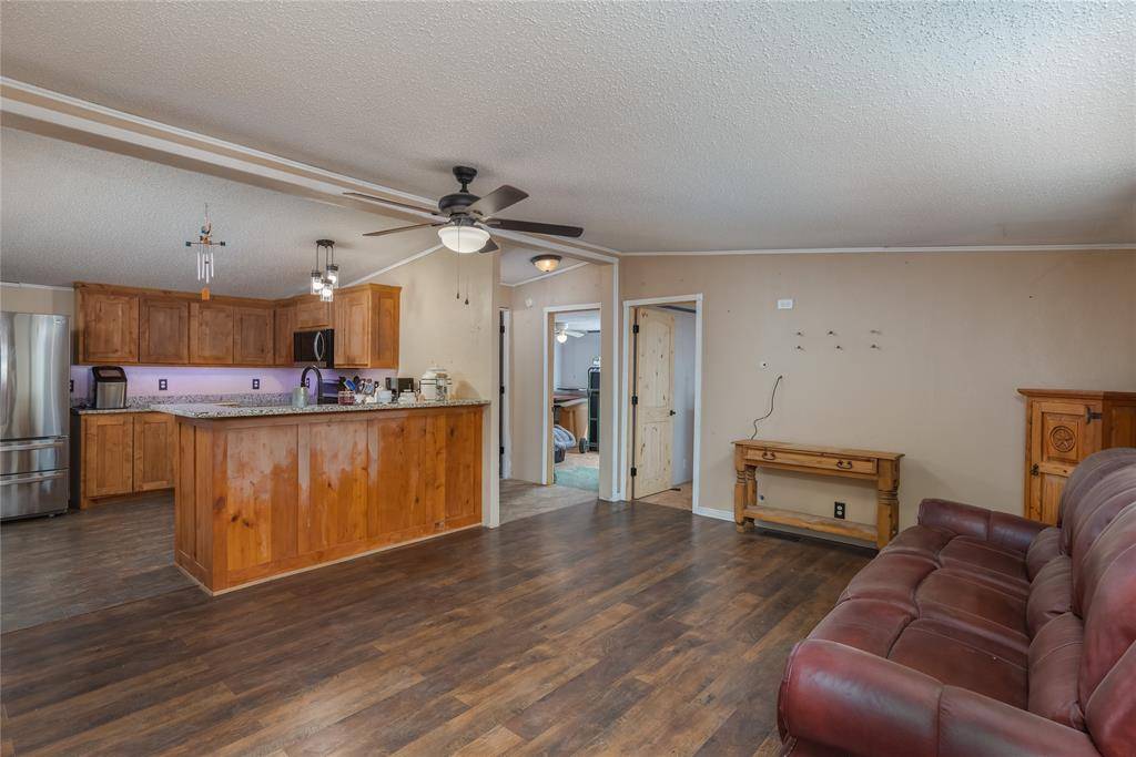 Springtown, TX 76082,100 Blue Valley Court