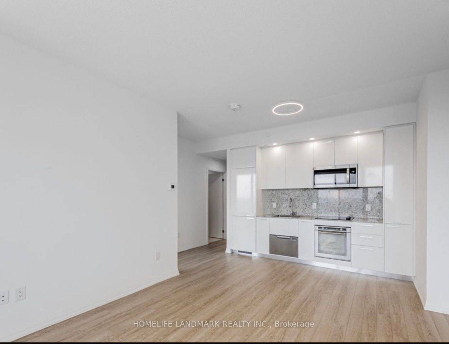 Toronto C07, ON M2N 0L2,75 CANTERBURY PL #616