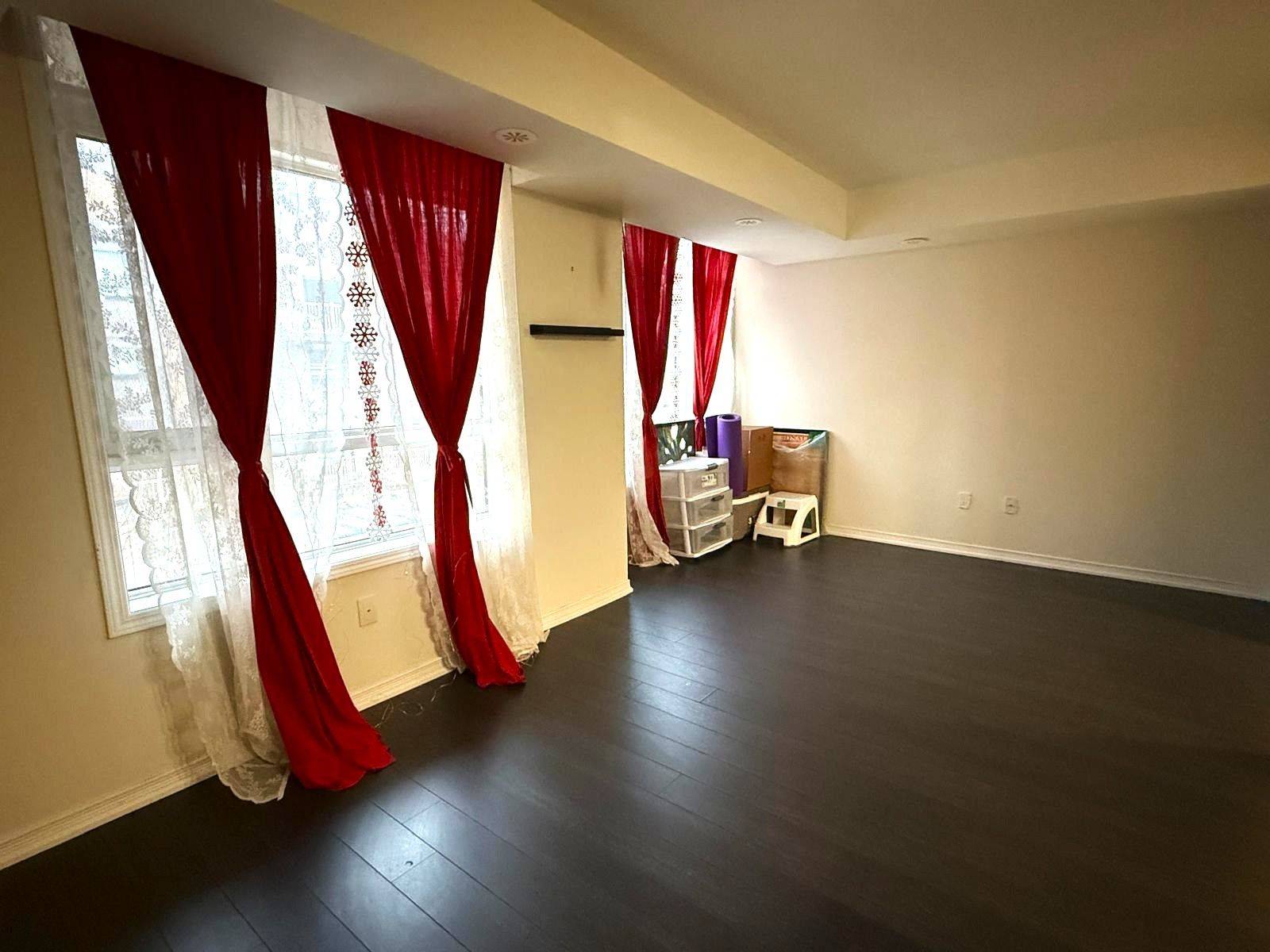 Toronto E11, ON M1B 0C5,1070 Progress AVE #304