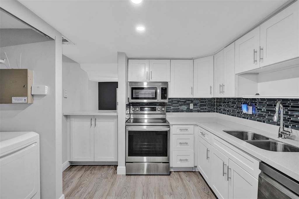 Coral Springs, FL 33065,3100 Riverside Dr #109
