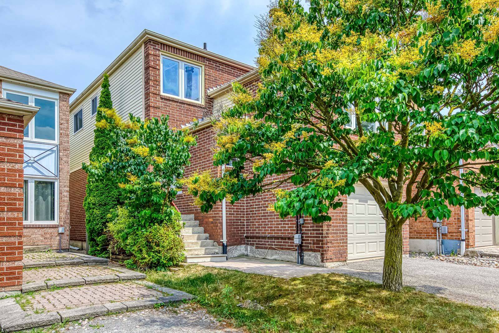 Vaughan, ON L4J 5J6,207 Winding LN