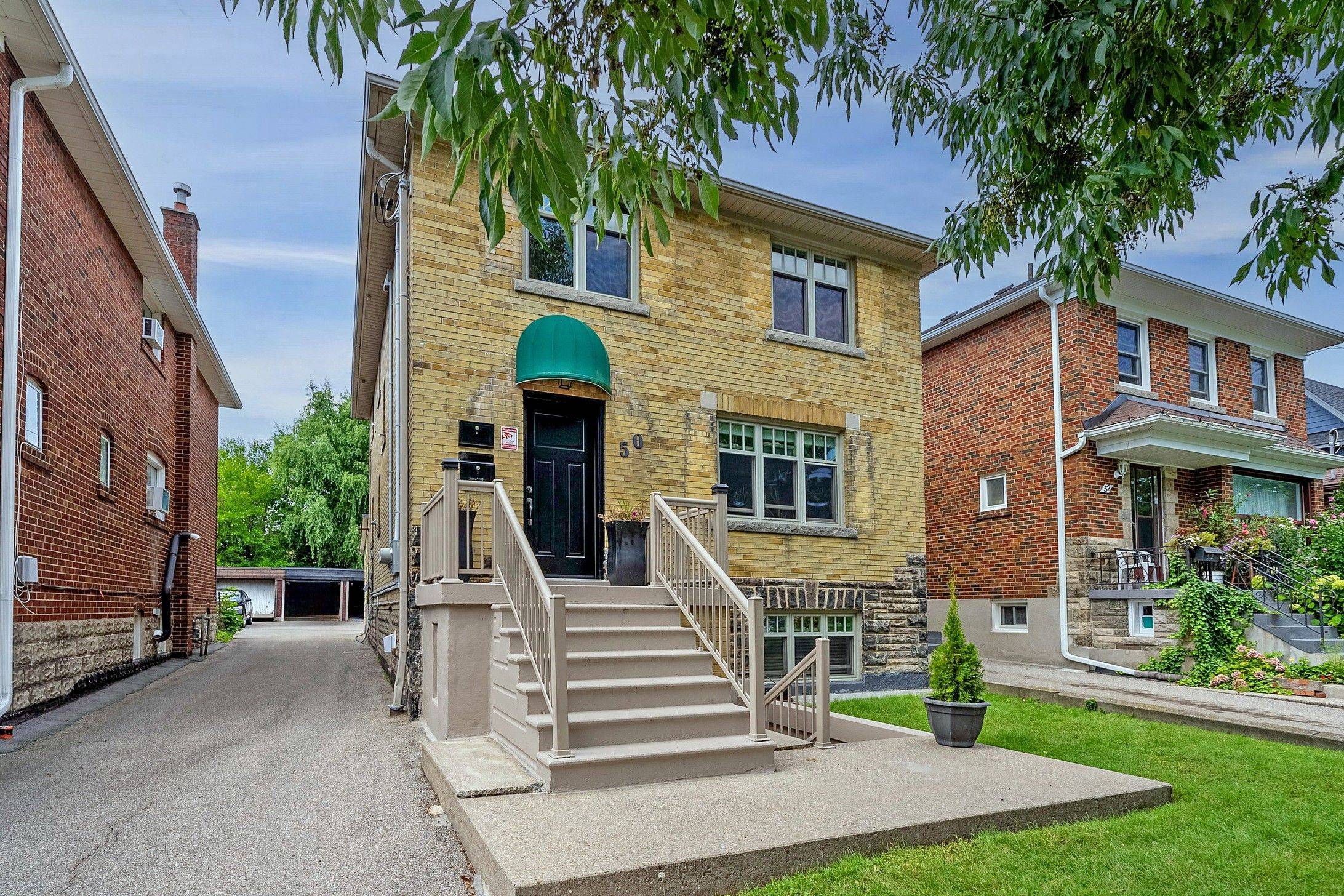 50 George ST, Toronto W06, ON M8V 2S2
