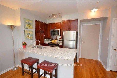 Toronto W02, ON M6P 1X4,2495 Dundas ST W #310