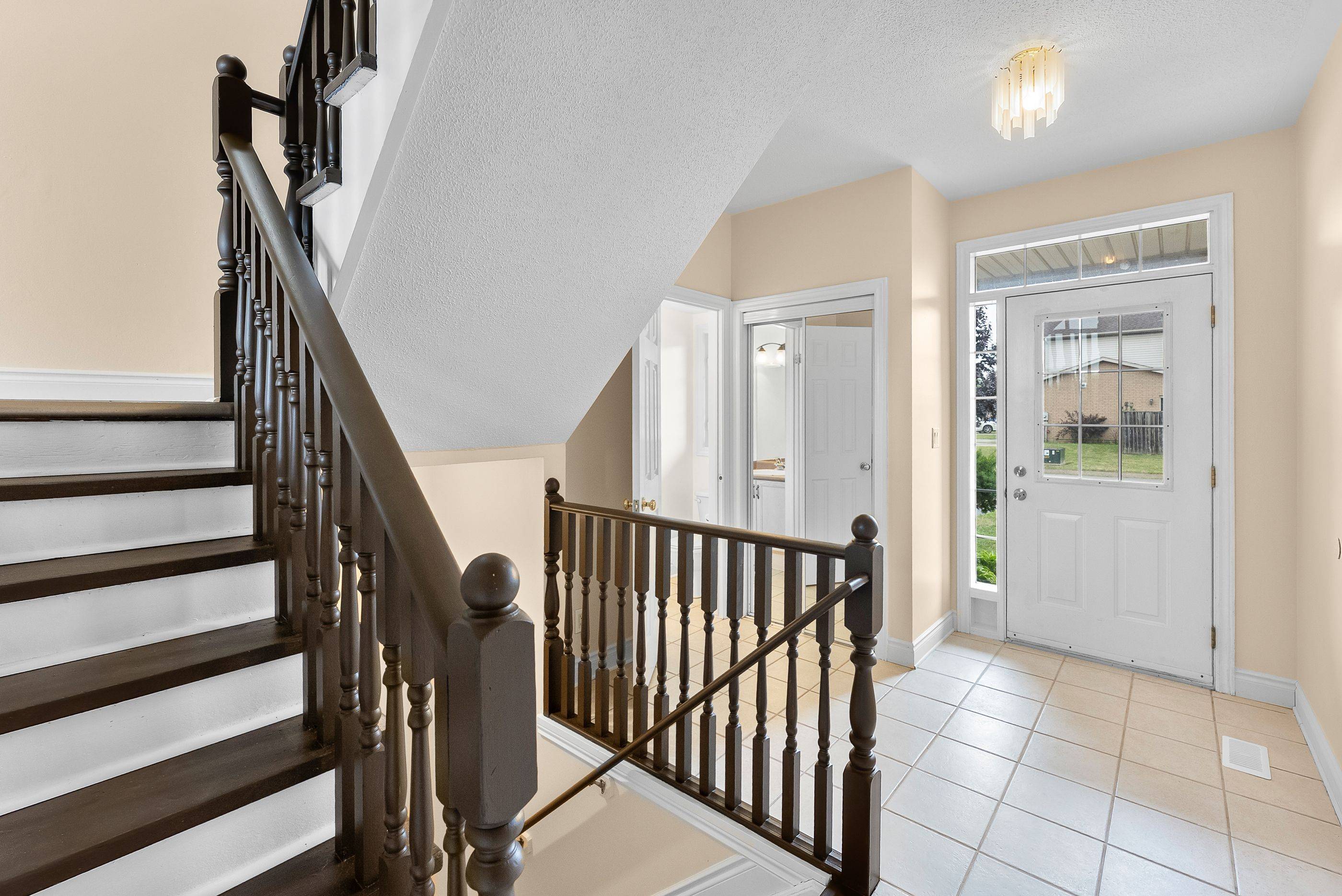 Thorold, ON L2V 5C6,38 Natalie CT