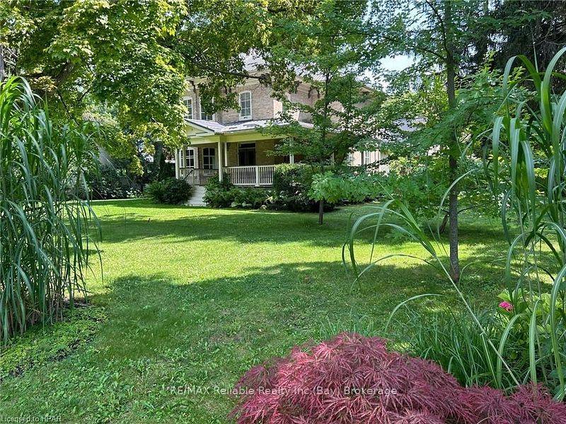 Bluewater, ON N0M 1G0,32 Bayfield TER