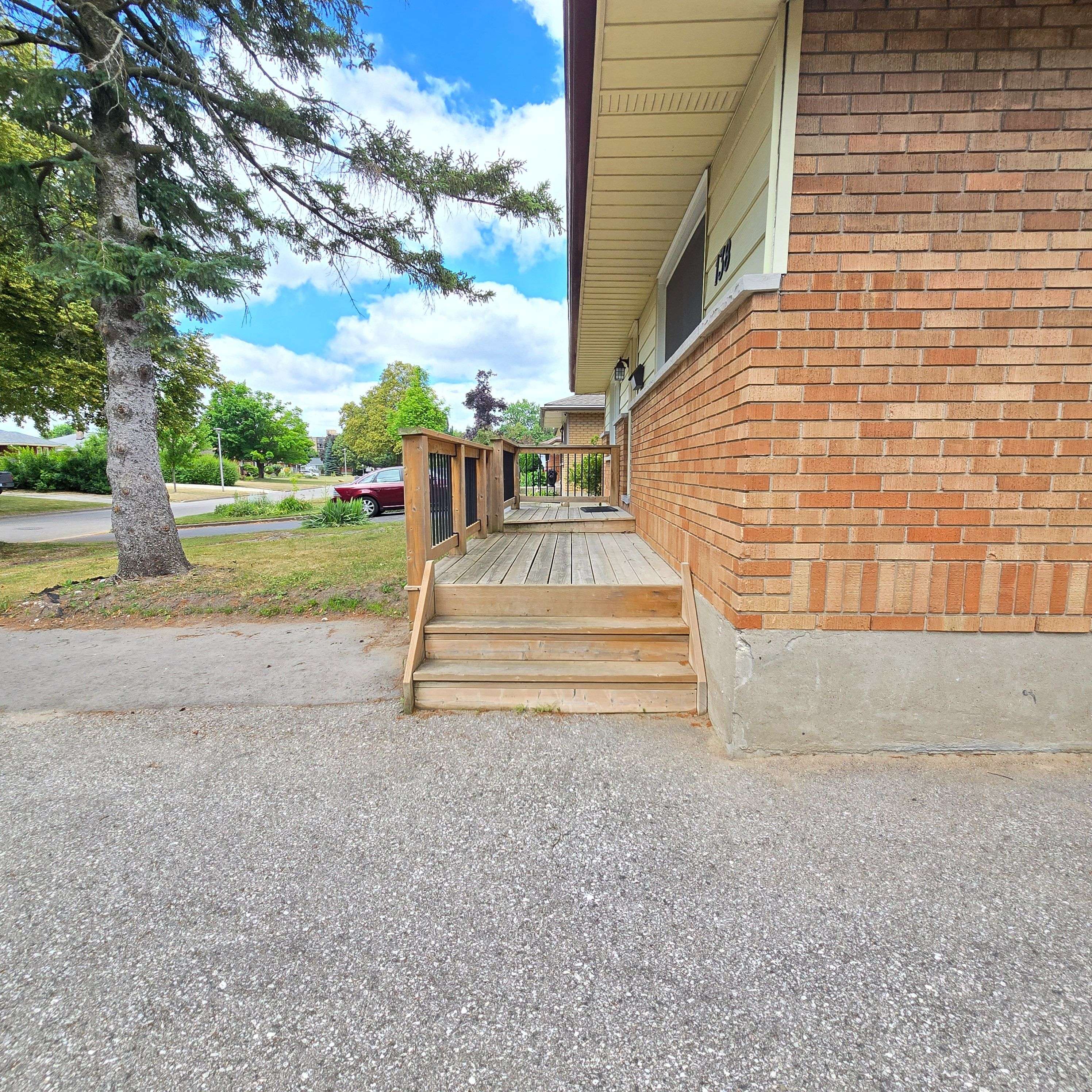 London East, ON N5V 2G9,138 MARK ST