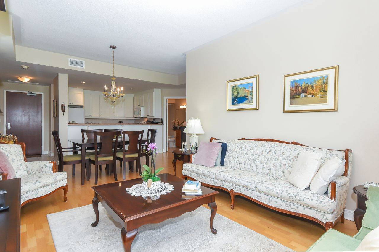 Cyrville - Carson Grove - Pineview, ON K1J 0A1,905 Beauparc Private #317