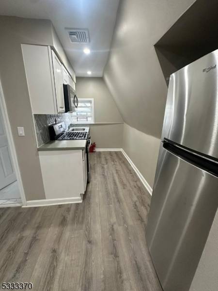 Newark City, NJ 07104,467-469 Summer Ave #3