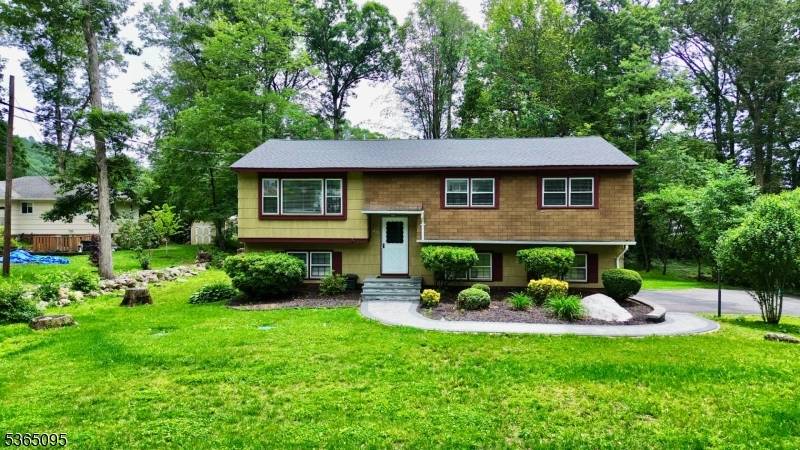 25 Lockwood Ave, Byram Twp., NJ 07874
